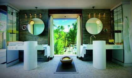 Tetiaora, L’Île-Hôtel De Marlon Brando. 7 6 Salle de bains ©Tim McKenna