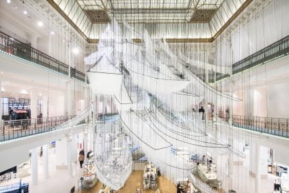 Where are we going installation de Chiharu Shiota au Bon Marché Rive Gauche copyright Gabriel de la Chapelle 3
