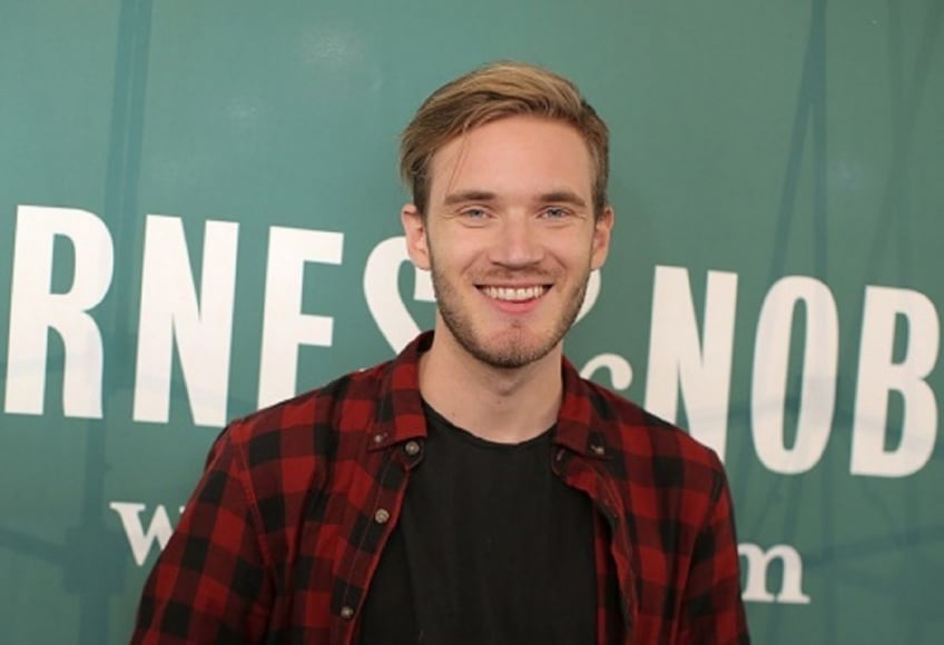 PewDiePie at PAX 2015 crop