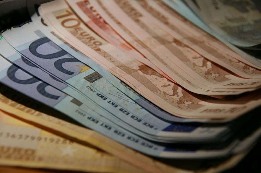 money 1548322 1280