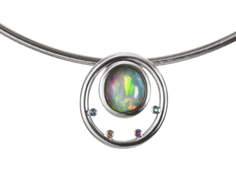 Pendentif or blanc Opale et saphirs sans ombre