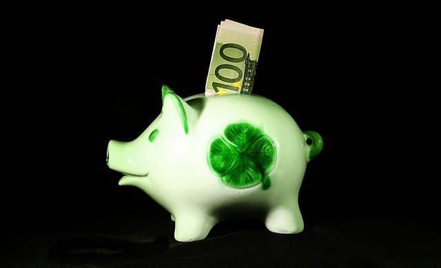 money 1502843 640