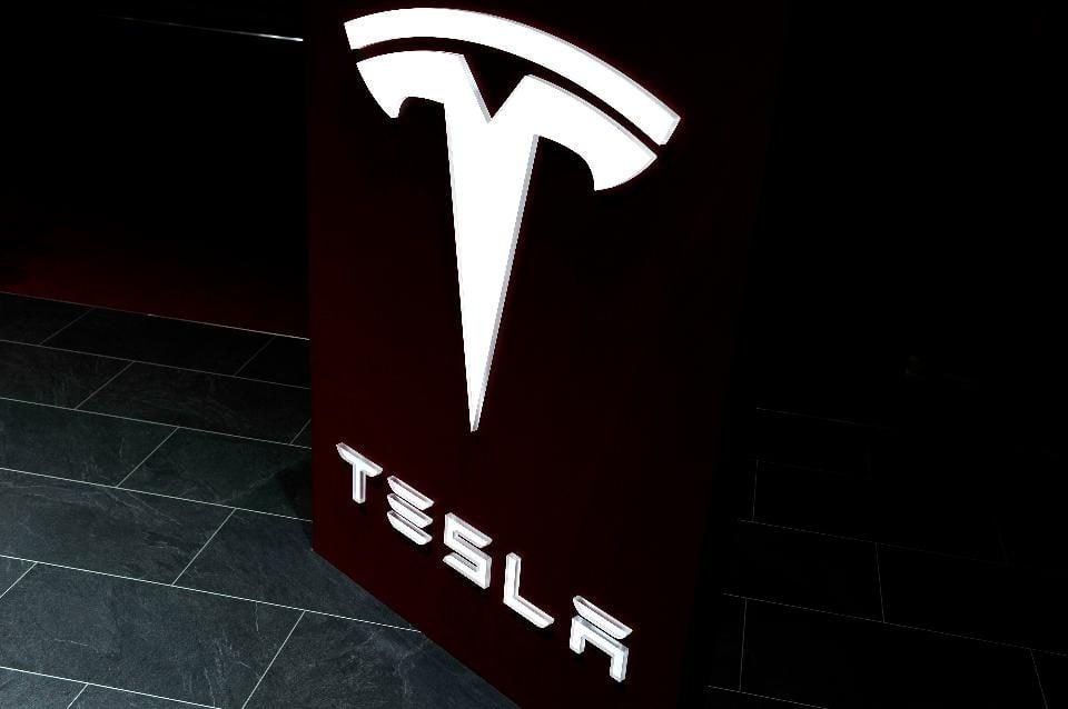 1 tesla