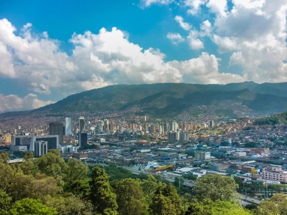 Les 8 Destinations Où Il Fait Le Mieux Vivre Au Monde 3 2 medellin colombie shutterstock