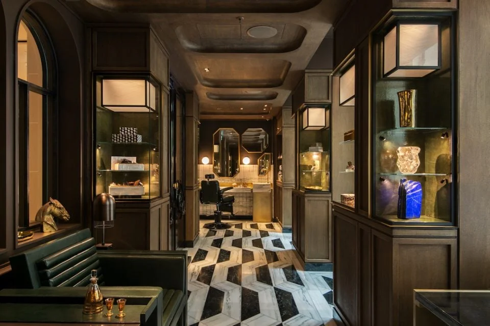 Hôtel De Crillon, La Renaissance D’un Palace Qui Sublime l’Art De Recevoir A La Française 4 mens grooming emilie cannamela