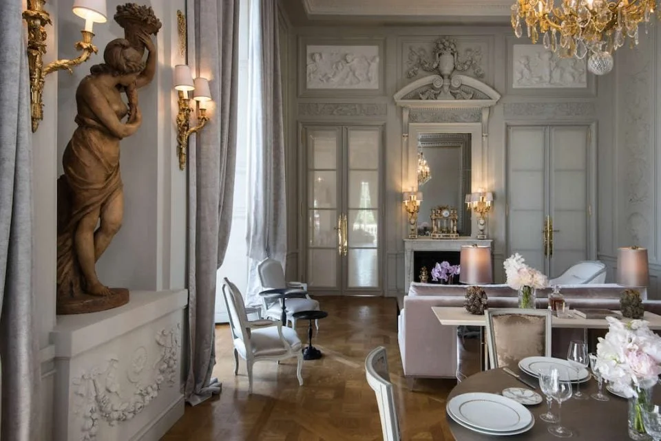 Hôtel De Crillon, La Renaissance D’un Palace Qui Sublime l’Art De Recevoir A La Française 2 salon marie antoinette emilie cannamela