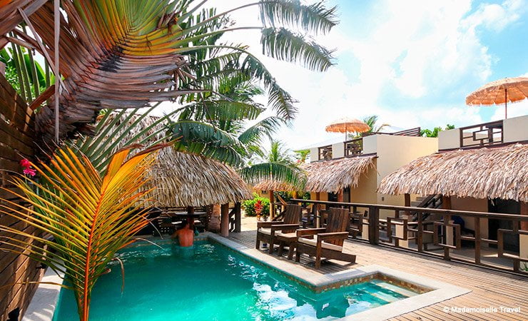 caribbean beach cabanas piscine hotel placencia mademoiselle travel 1