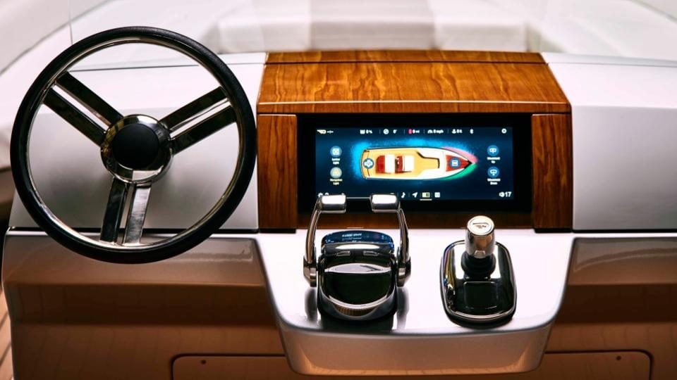 hinkley yacht 2