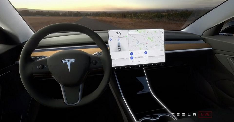 Tesla Model 3 : Louanges Et Critiques... | Forbes France Tesla Model 3 : Louanges Et Critiques... | Forbes France