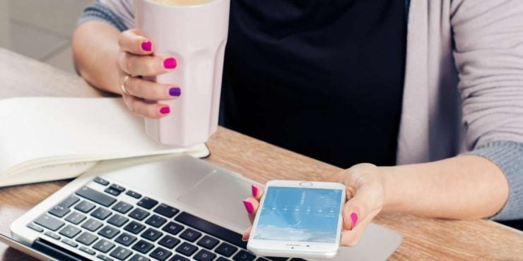 grandes dames fréquentant des sites Web