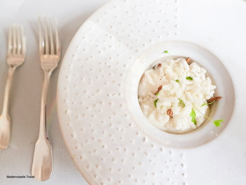 oustau baumaniere cuisses de grenouille mademoiselle travel