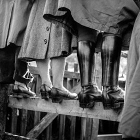 photo 3 jane bown spectators bampton pony fair 1959 c the jane bown estate