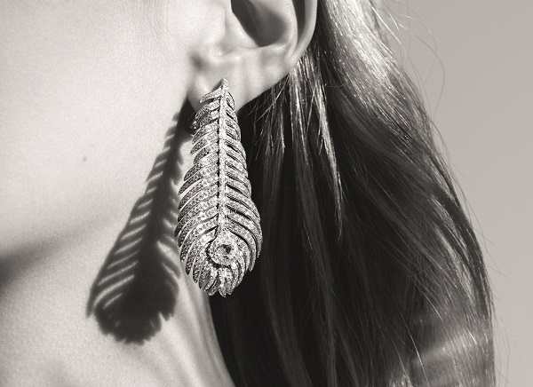 plume de paon pendant earrings