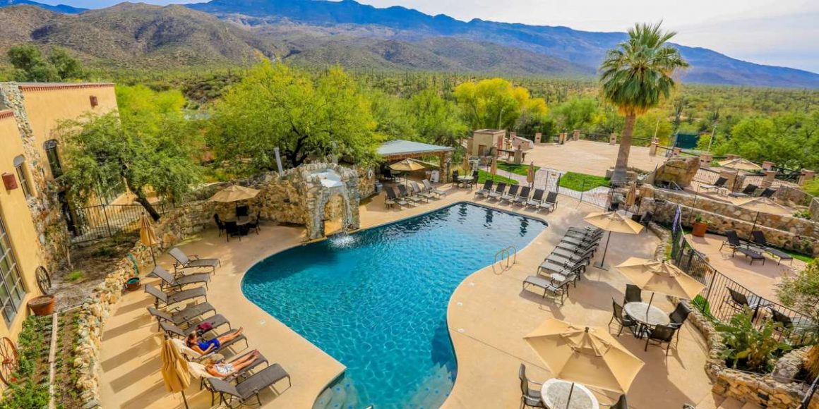 pool06 1600x800