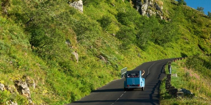 RÃ©sultat de recherche d'images pour "petite route de campagne empruntÃ©es par les voitures des annÃ©es 1960"