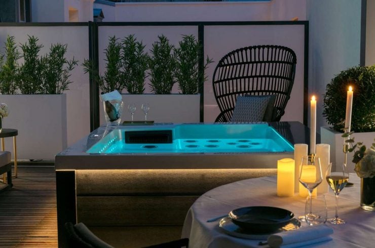 suite niepce terrasse jacuzzi nuit 01