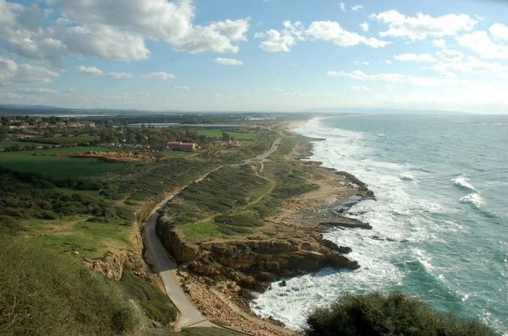 Automne : Top 13 Des Destinations Incontournables 6 7 credit flickr northern israels mediterranean coastline 1