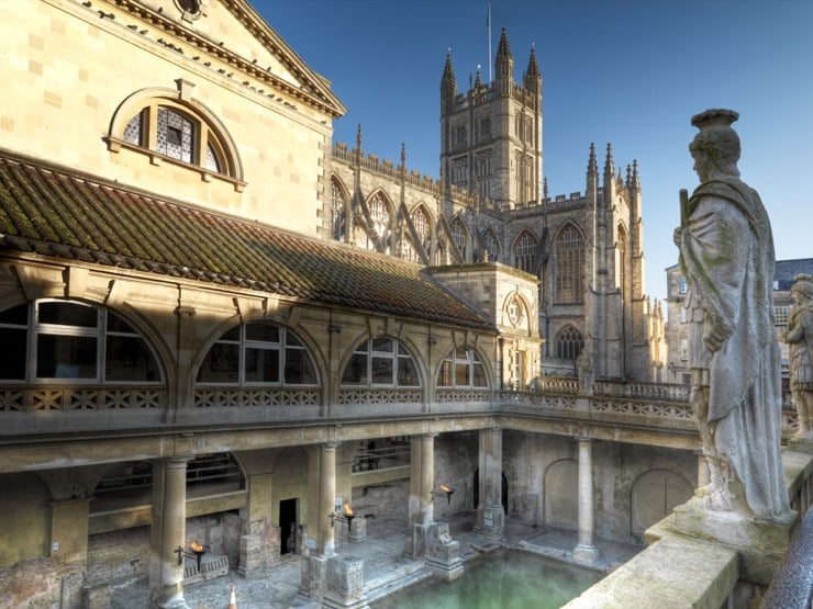 roman baths and bath abbey
