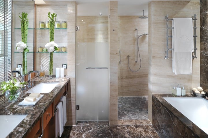 geneva suite junior terrace suite bathroom 1