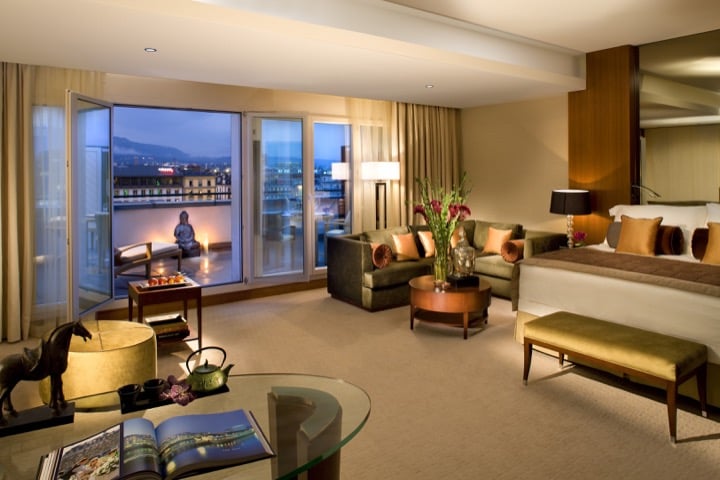 geneva suite junior terrace suite bedroom 1