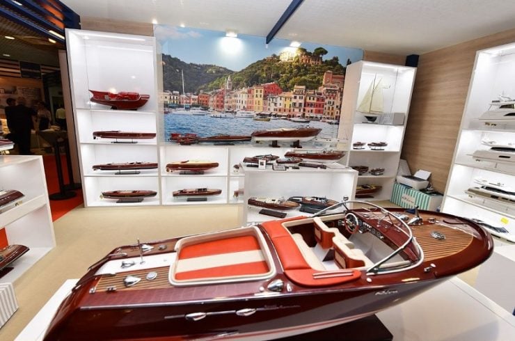 yachtin