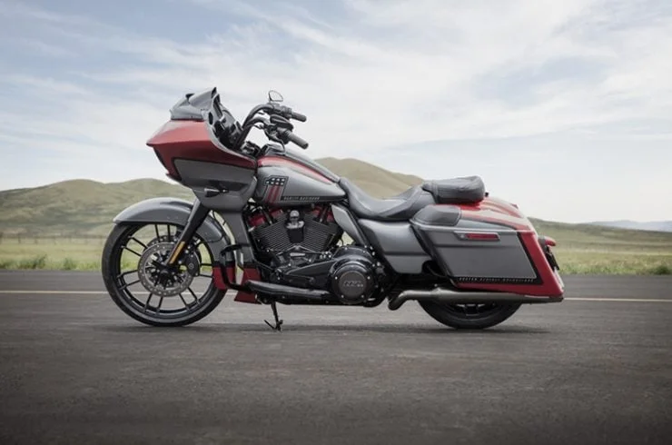 Harley-Davidson Lâche Son Bolide ! 3 cvo jpg