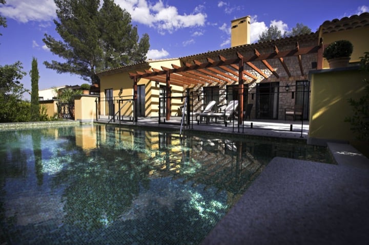 piscine villa terre blanche