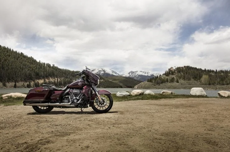 Harley-Davidson Lâche Son Bolide ! 2 touring jpg