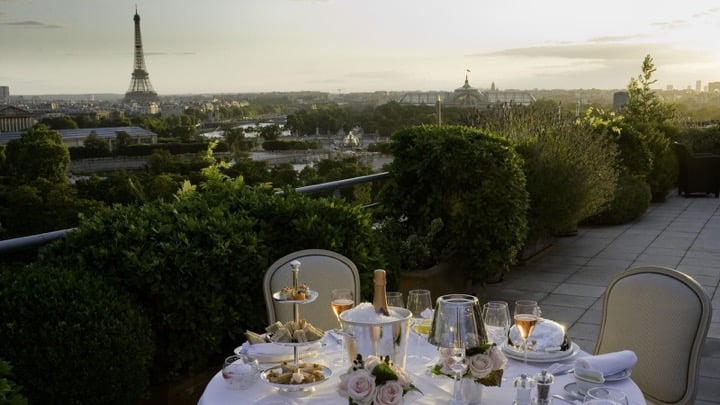 paris le meurice belle etoile suite landscape