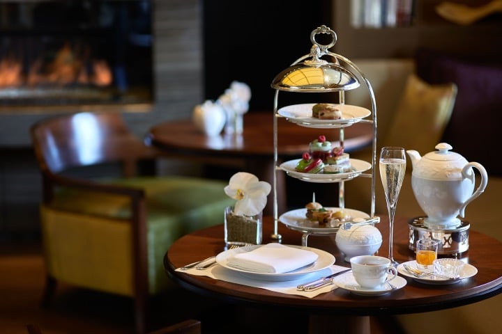 the lobby lounge 3