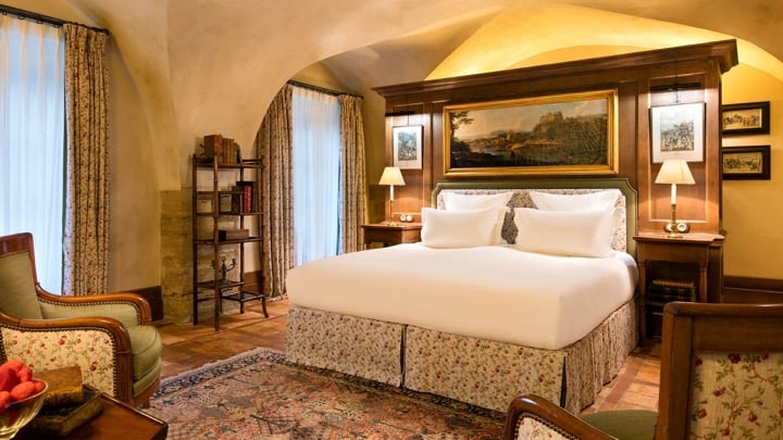 gordes 5 star luxury hotel la bastide de gordes prestige junior suite room bed