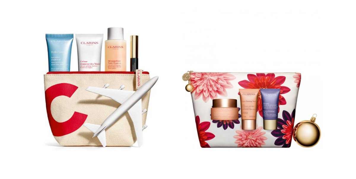 une trousse de voyage clarins une halte noel decembre 2018 plume voyage magazine plumevoyage plumevoyagemagazine plumevoyage dr