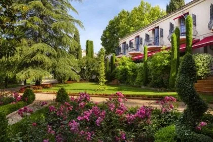 La Villa Gallici : La Dolce Vita, À L’Heure Provençale 2 villagallici jardin 009
