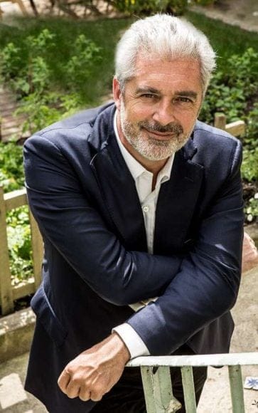 L'Homme Qui Crée Vos Rêves ! 2 a e2guj 4q jpeg portrait jpg