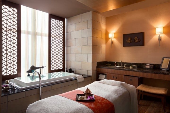 shangri la hotel tokyo chi spa single treatment room 1250933