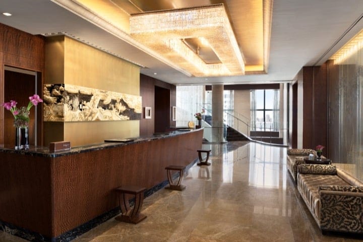shangri la hotel tokyo lobby 1250681