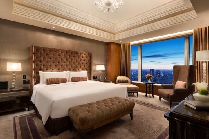 shangri la hotel tokyo shangri la suite bedroom 1250884