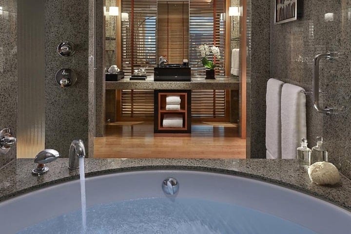 tokyo 18 room deluxe bathroom