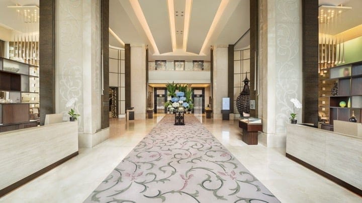 bkkxr lobby 6154 hor wide