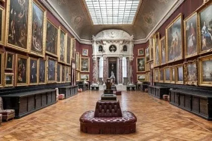 galerie de peinture copyright sophie lloyd 1