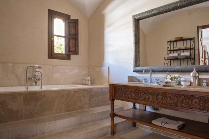 021 bathroom junior ste n 4