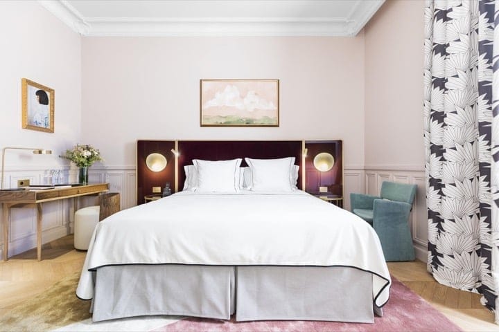 1515 pink superior room overview