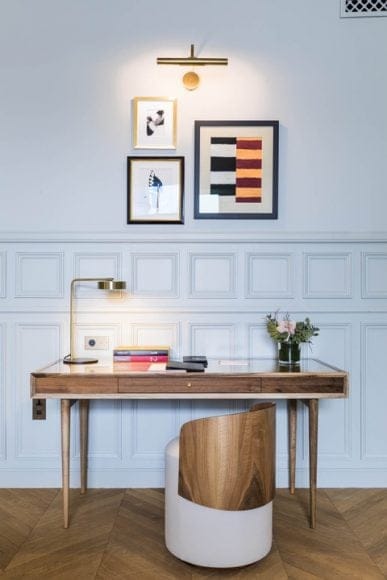 1568 details desk 2