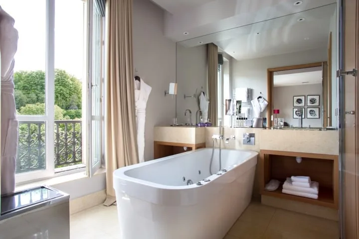 apartment 5 la reserve paris bathroom