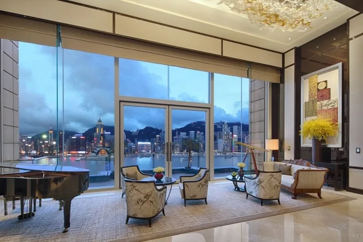 Le Peninsula Hong Kong, Hôtel Mythique Parmi Les Plus Prestigieux du Monde 11 peninsula suite living room
