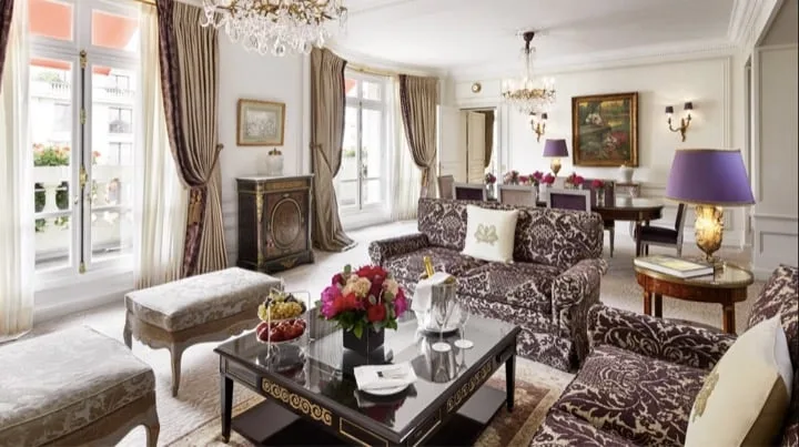 Le Plaza Athénée, un Palace Parisien Haute Couture 9 capture decran 2019 06 09 a 10 31 12
