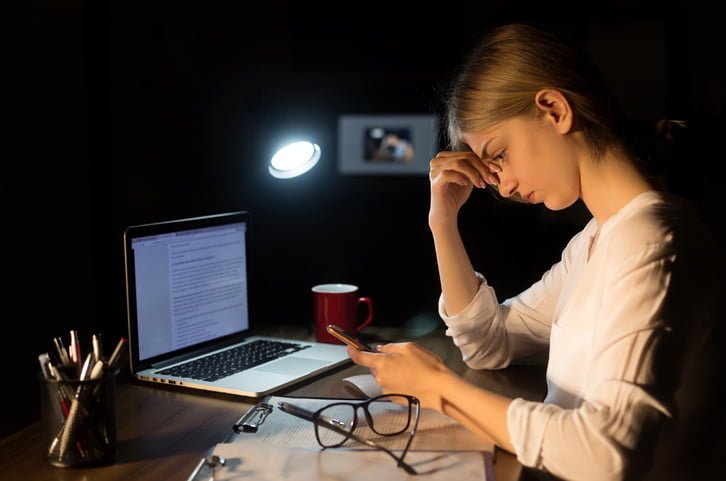 harcèlement au travail dans la communication ligne d'écoute