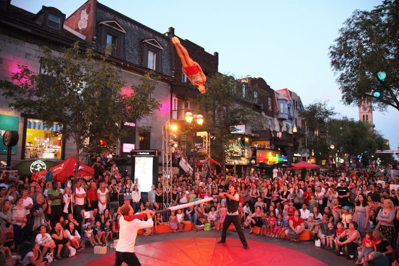 credit montreal completement cirque tim hussin jpg