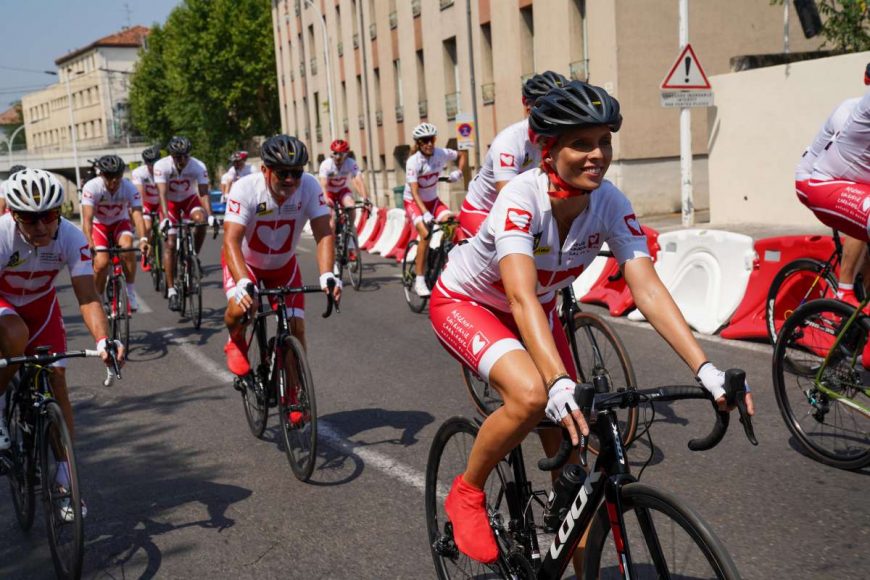 Sylvie Tellier Miss France soutient au Tour de France le Mécénat Chirurgie Cardiaque