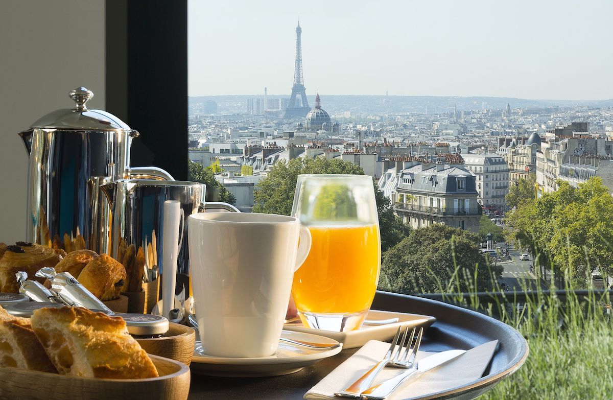 petit dejeuner vue eiffel